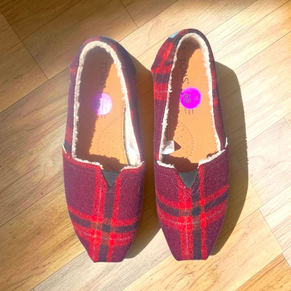 TOMS Women's Plaid Flannel Faux Fur Lined Slip-On Flats Red/Black 8.5